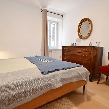 Sunny With Sea View Apartment Rovinj
