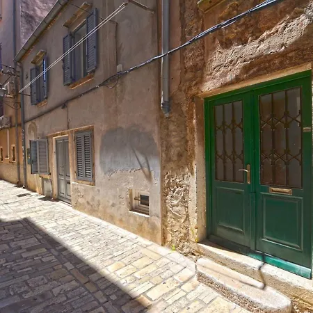 Apartment Sunny With Sea View Rovinj