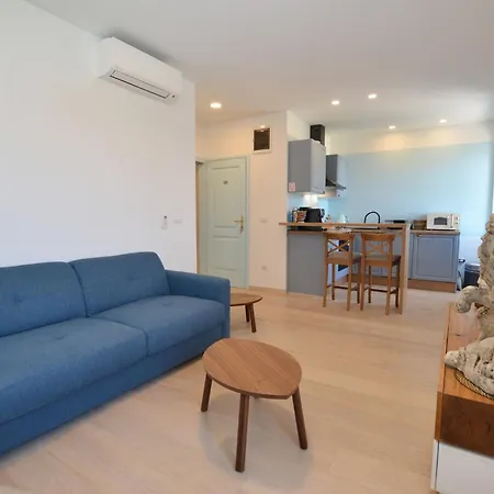 Sunny With Sea View Apartment