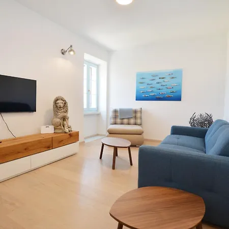Apartment Sunny With Sea View